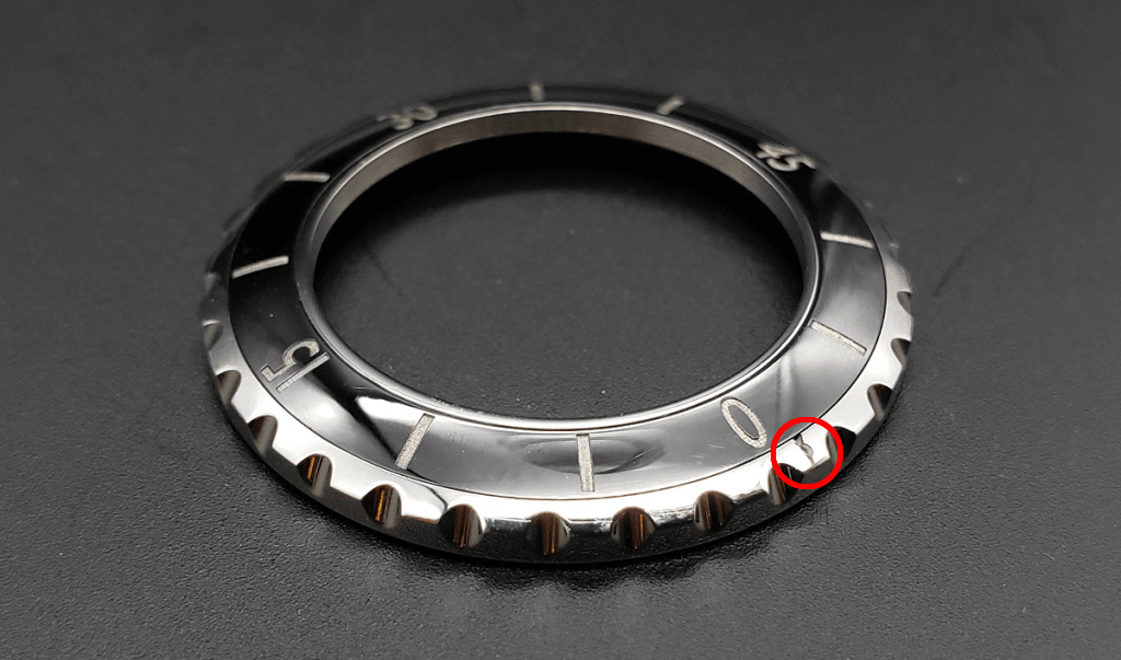 CHANEL J12 ベゼルの破損と対処