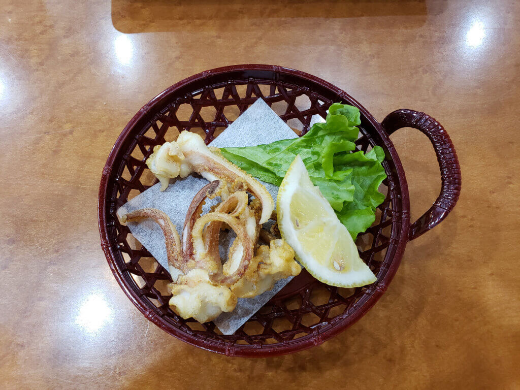 札幌市白石区菊水の回転寿司「えりも岬」の活イカ釣り堀